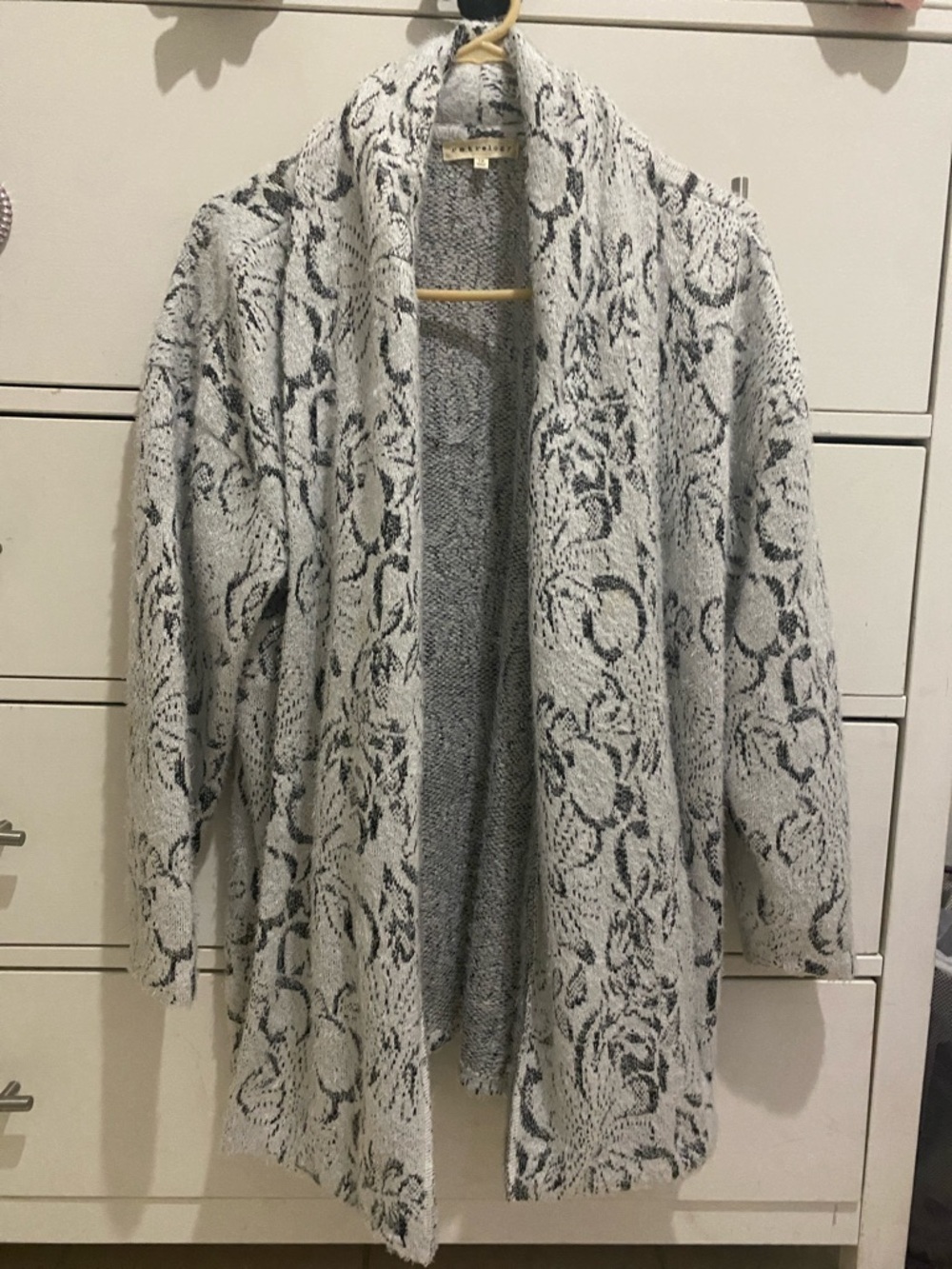 Open-Front Floral Knit Cardigan Sweater - Gray/Black